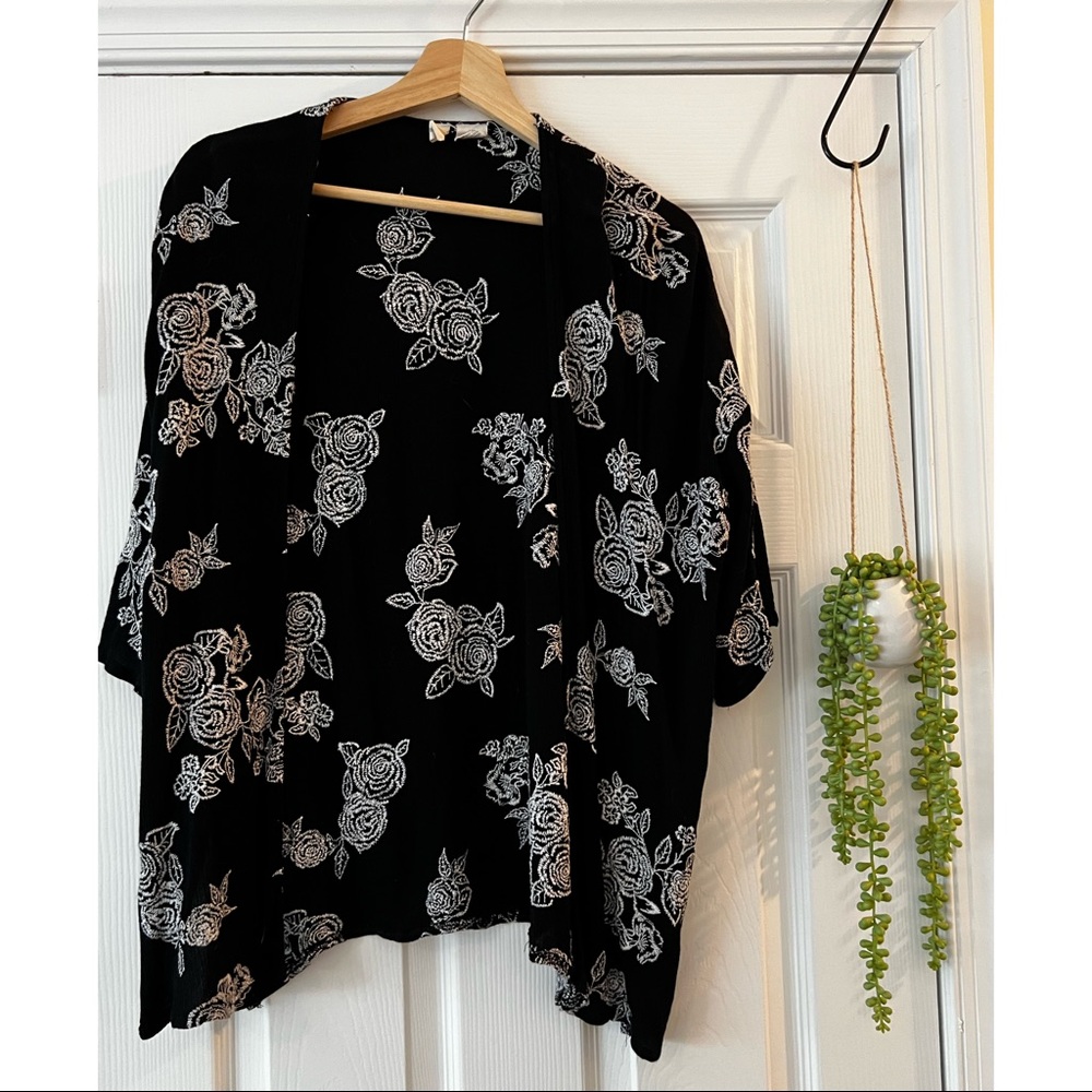 Rose Patterned Kimono